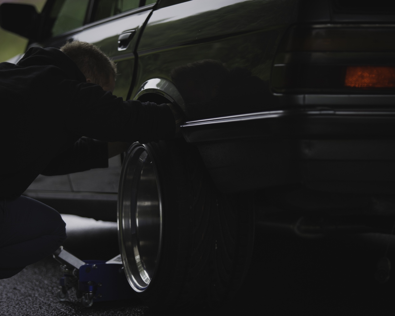 Замена колеса BMW E28