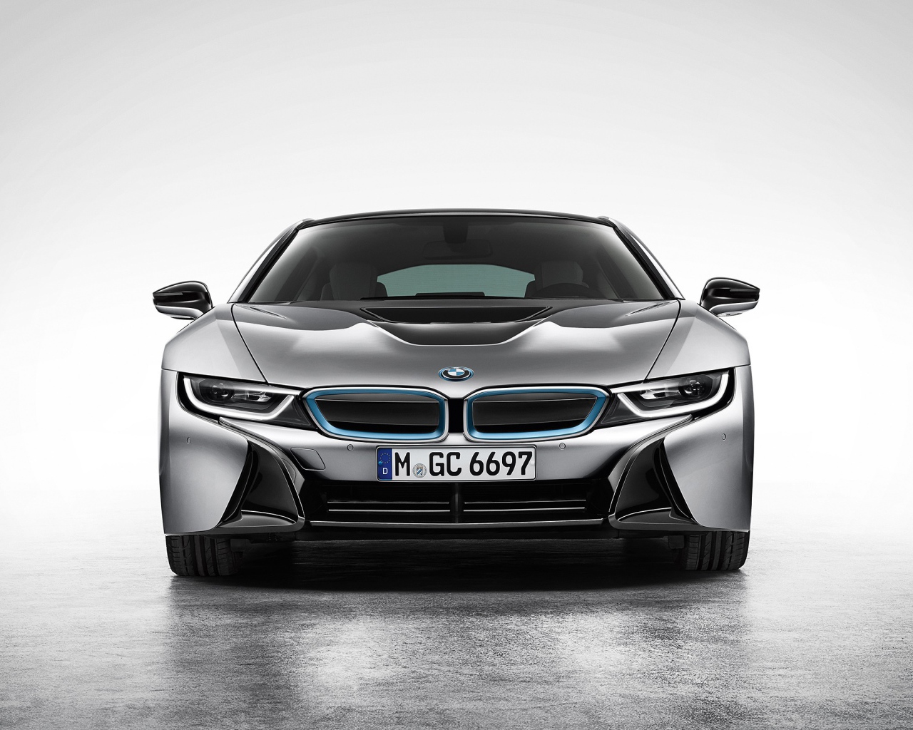 Современный автомобиль BMW i8
