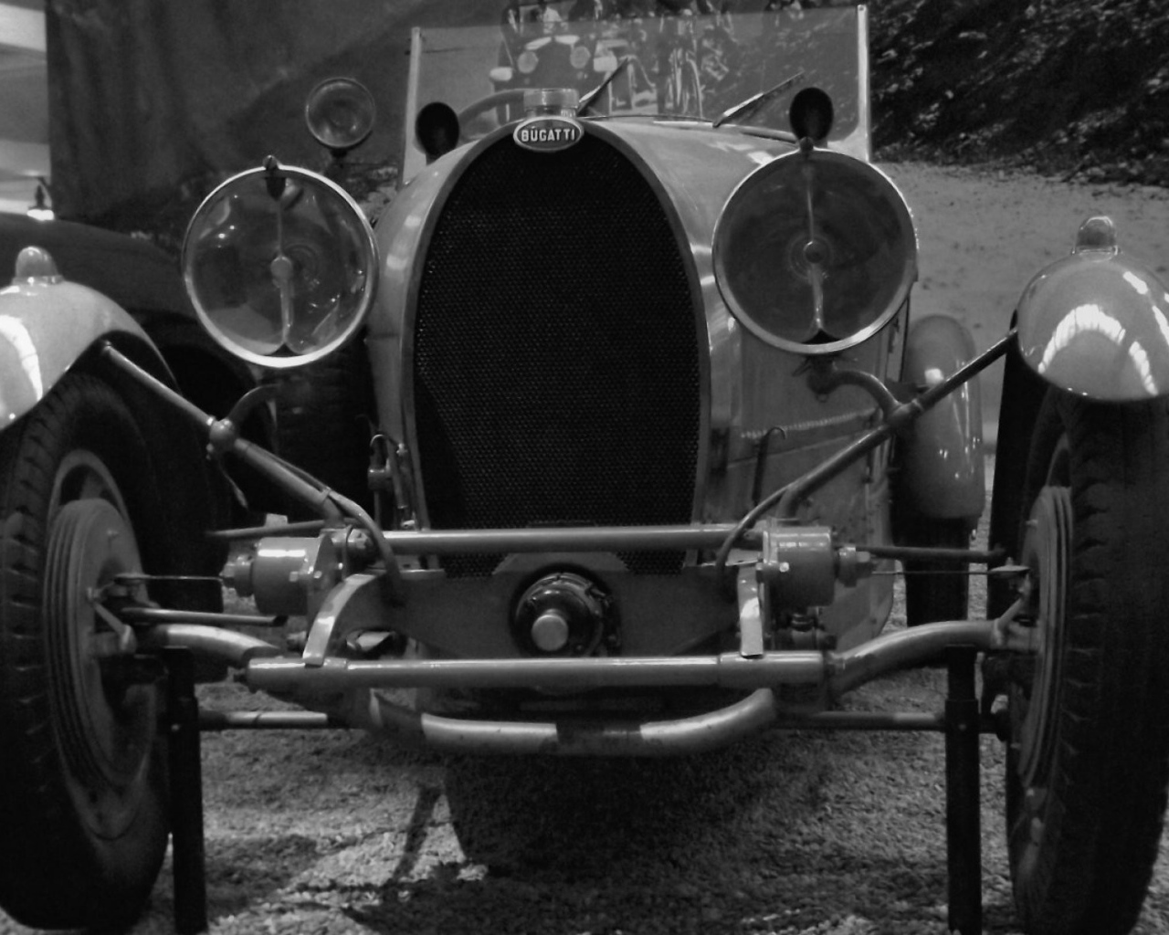 Старинный автомобиль Bugatti