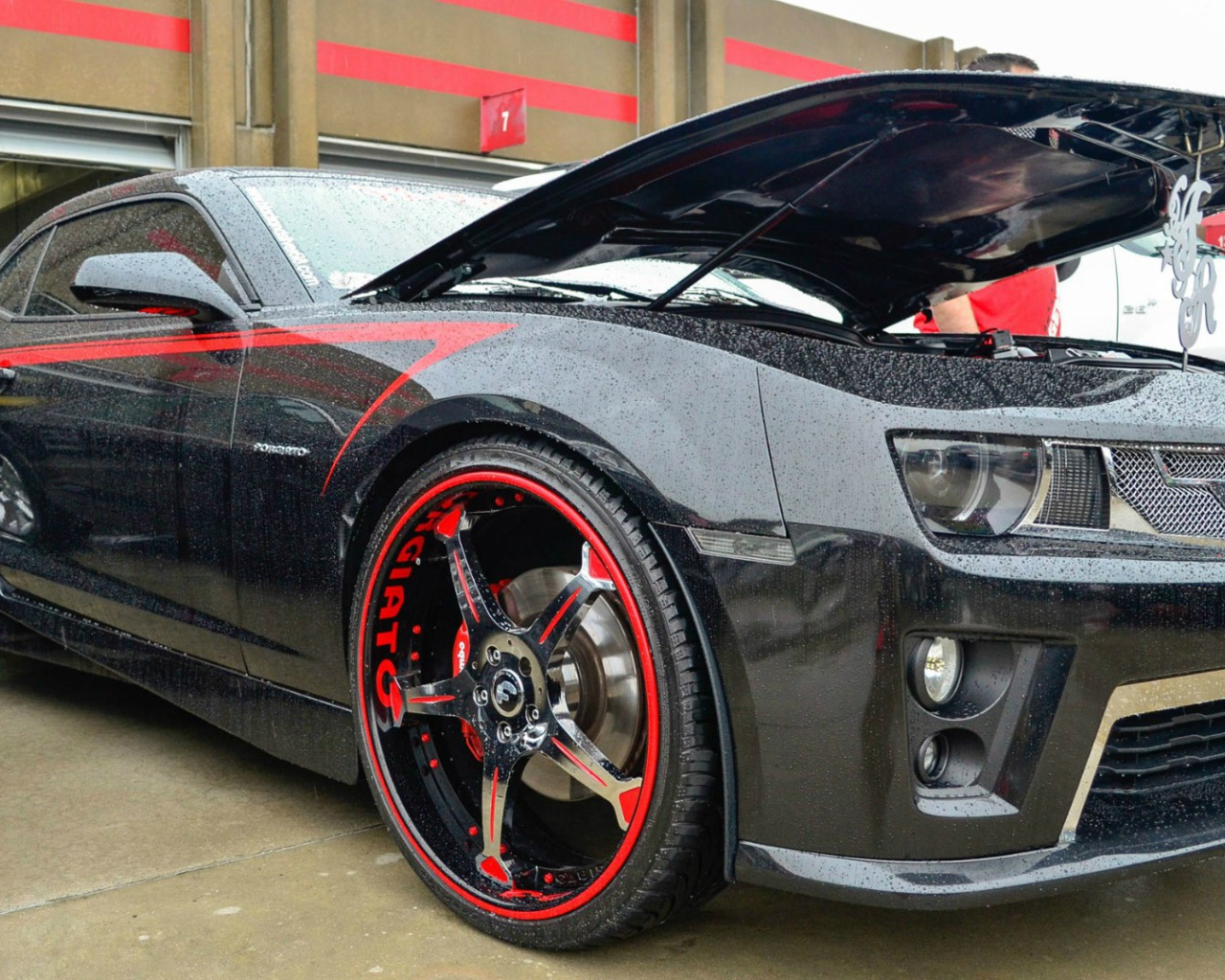 Автомобиль Chevrolet Camaro by Forgiato