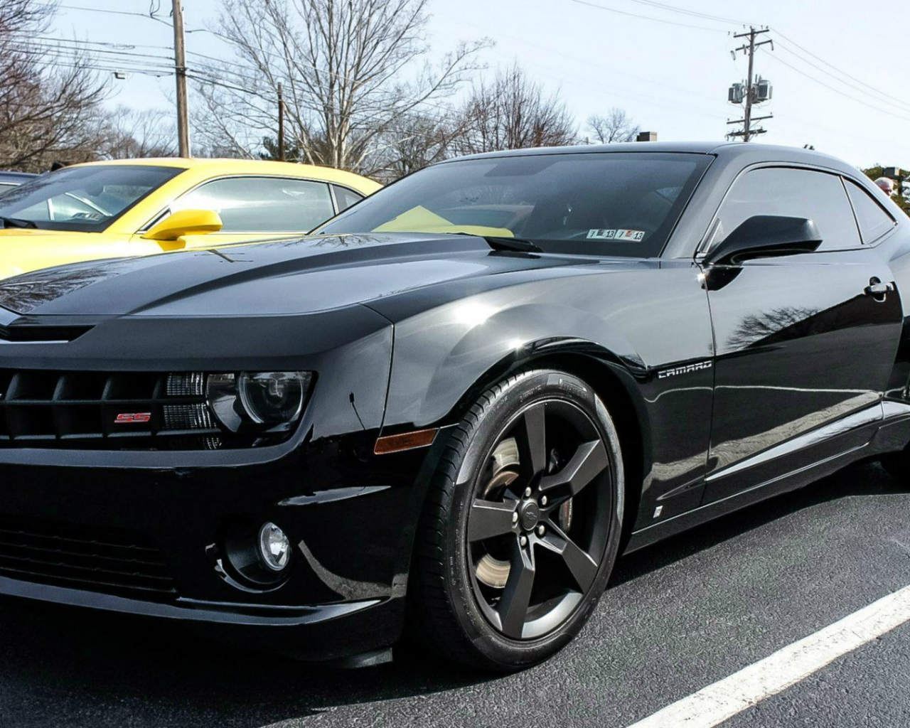 Поражающий черный Chevrolet Camaro SS