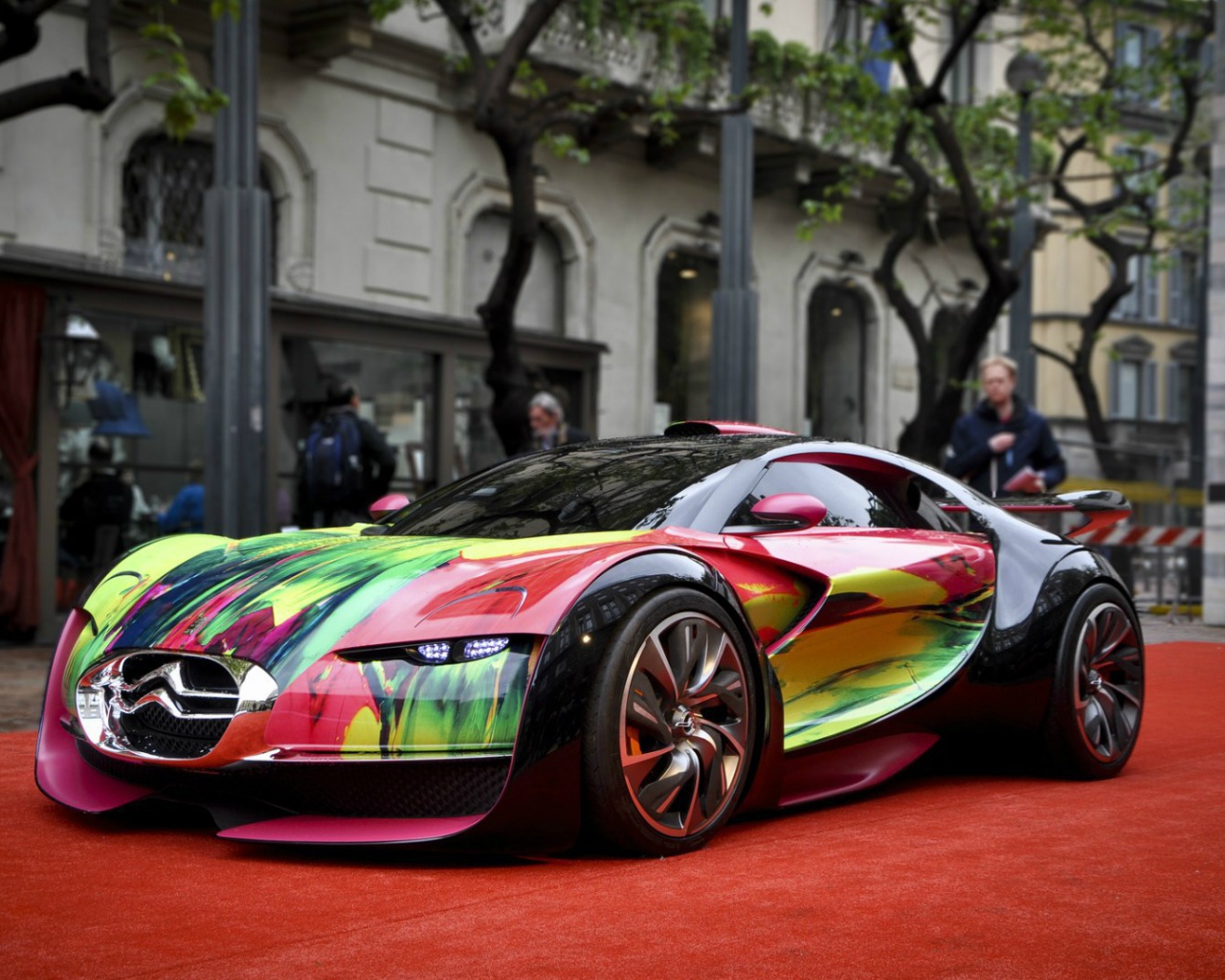 Яркий окрас Citroen Survolt