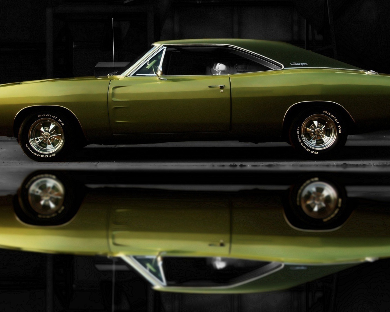 Классический автомобиль Dodge Charger