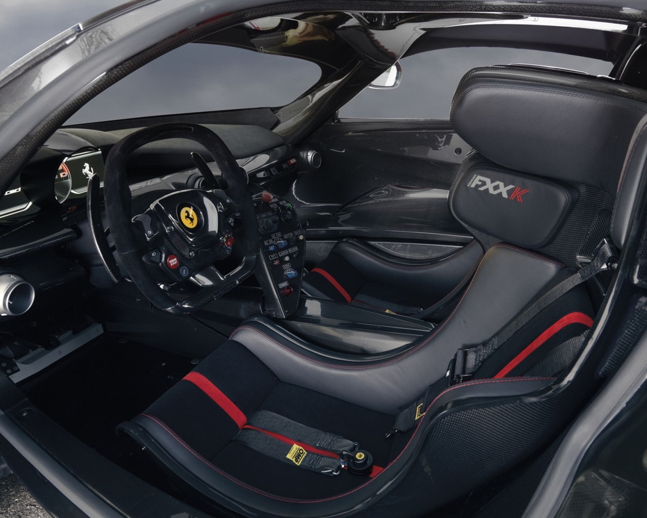 Салон автомобиля Ferrari FXX K