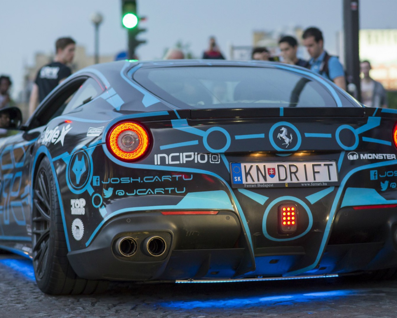 Автомобиль Ferrari F12 Berlinetta