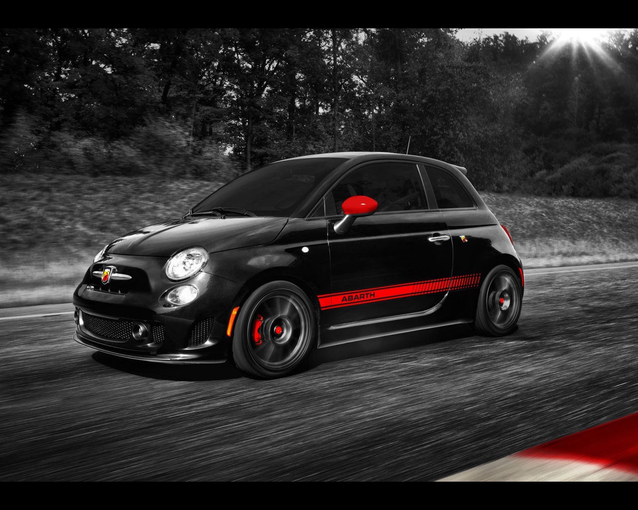 Черный Fiat 500 Abarth