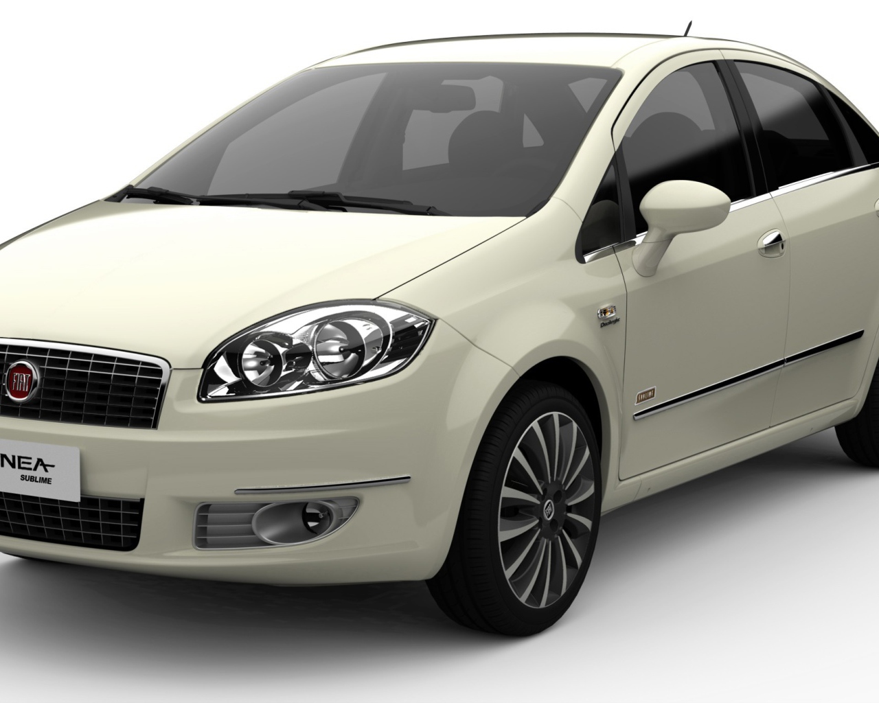 Новый белый Фиат Линеа