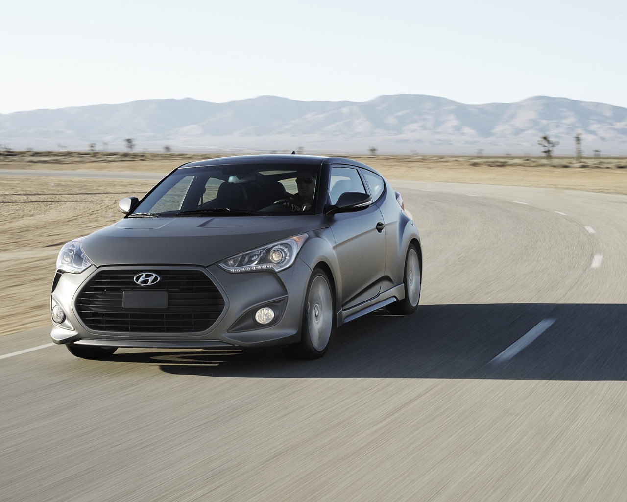 Серый Hyundai Veloster