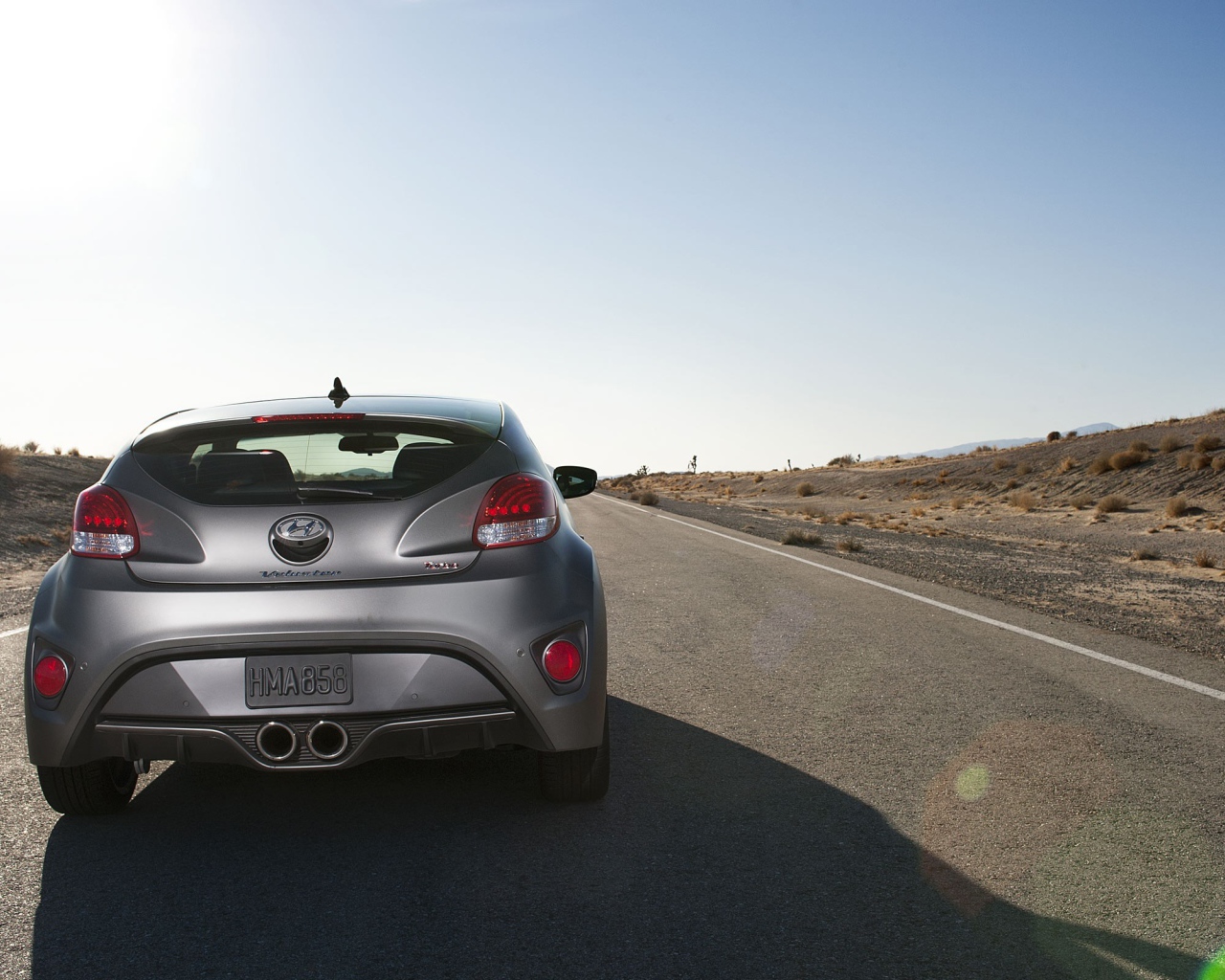 Вид сзади на Hyundai Veloster