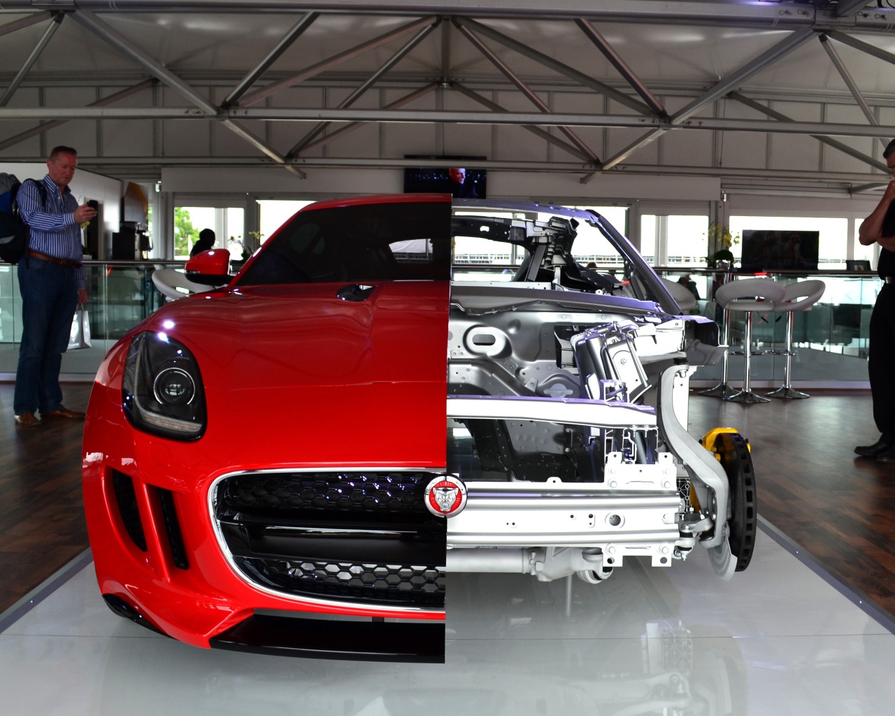 Начинка автомобиля Jaguar