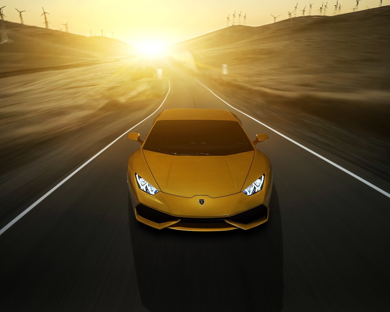 Автомобиль Lamborghini Huracan LP 610-4 на шоссе