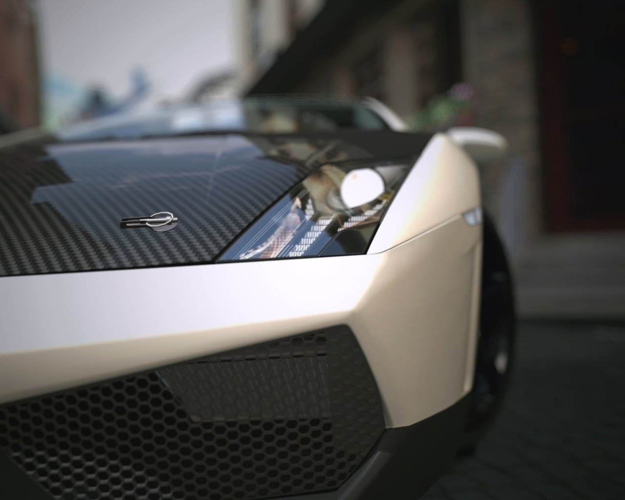 Карбоновый капот белого Ламборгини