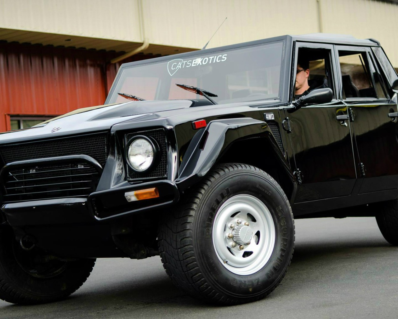 Внедорожник Lamborghini LM002