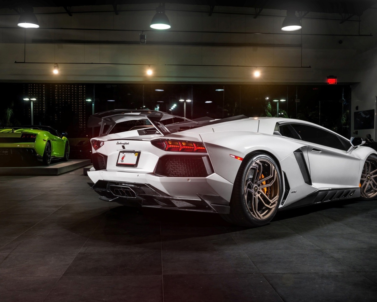 Белый Lamborghini Aventador NL2 Новитек