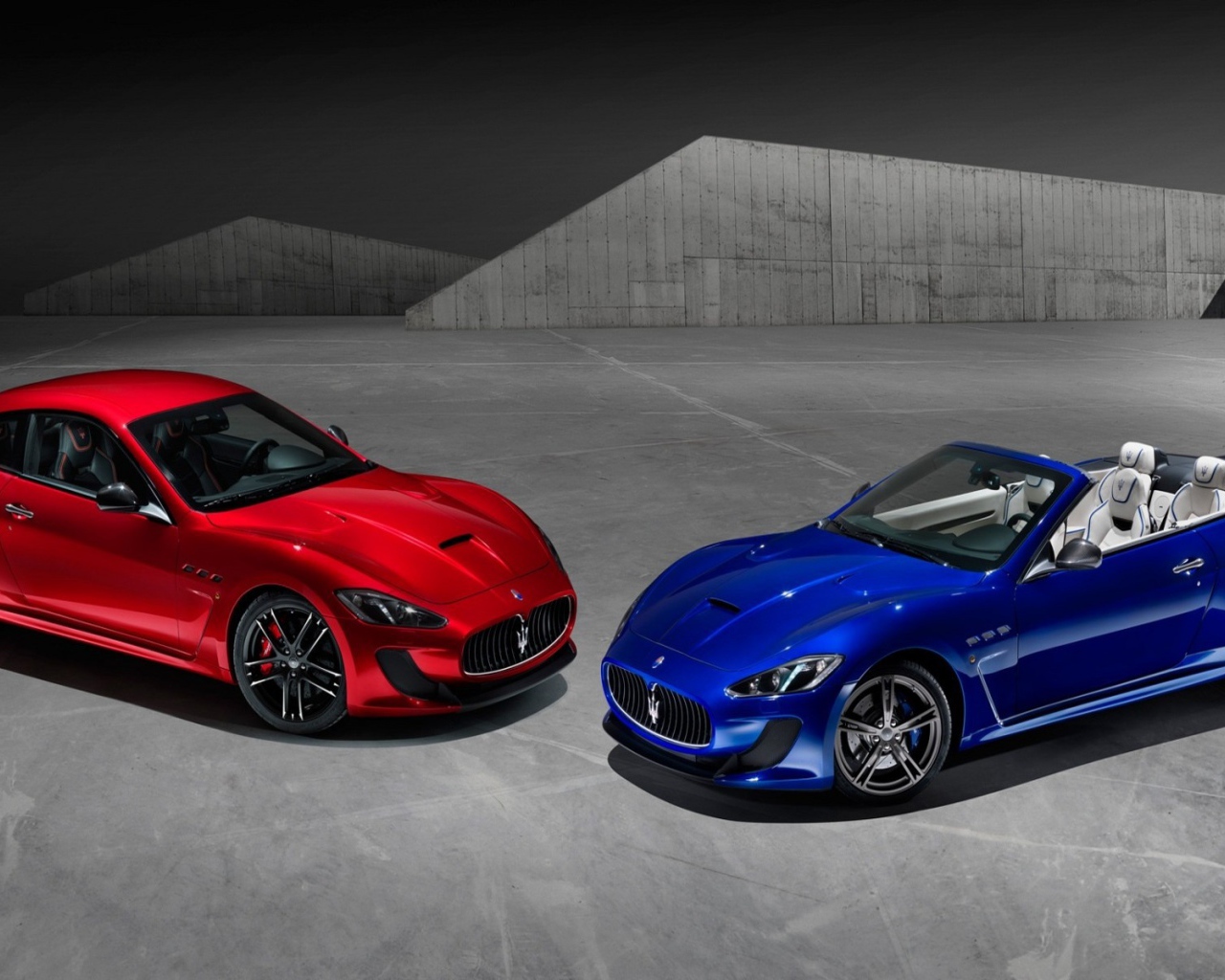Два авто марки Maserati