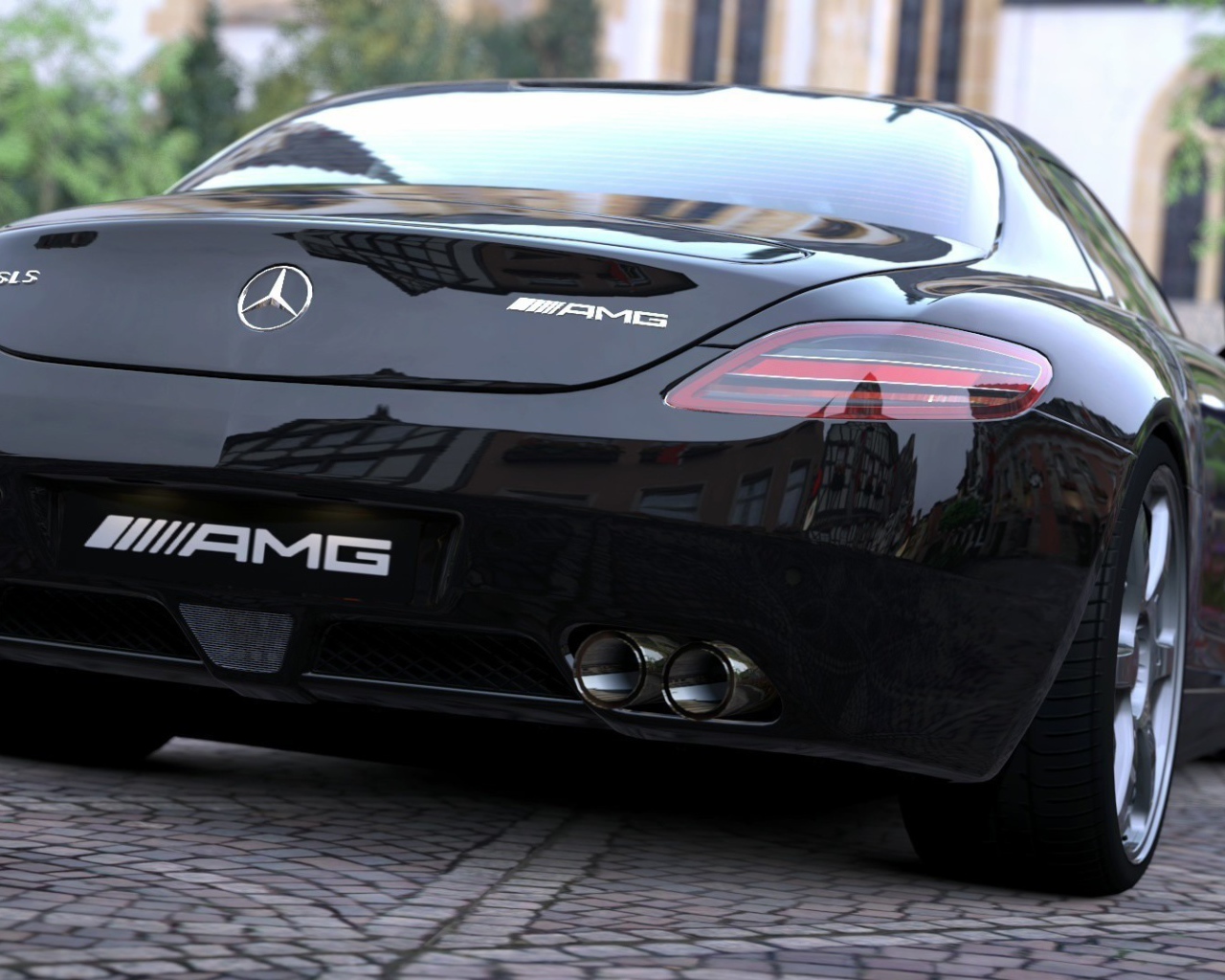 Черный Mercedes-Benz, вид сзади