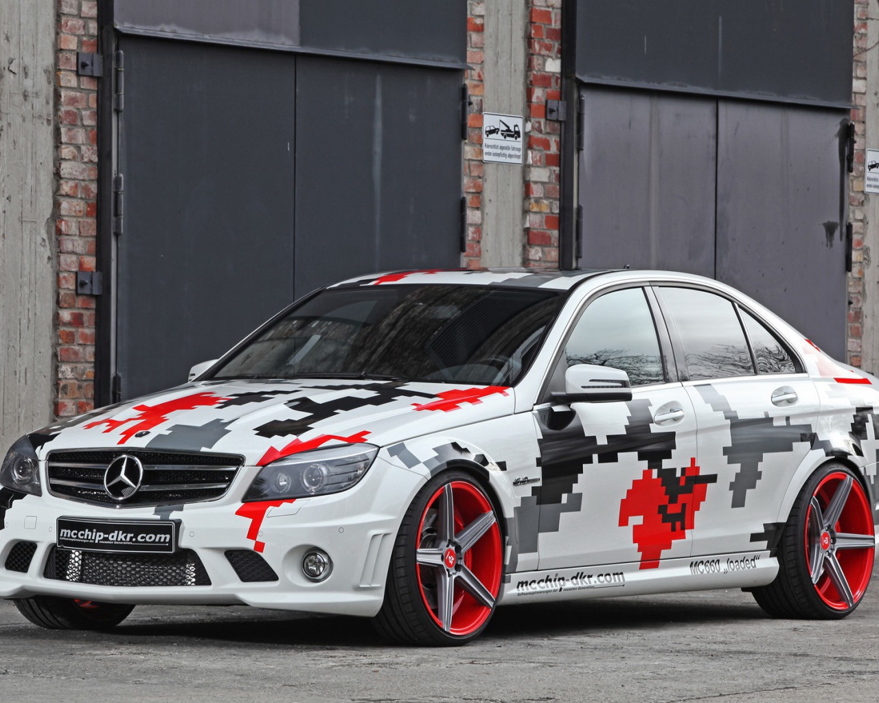 Окрас Мерседеса в стиле Minecraft