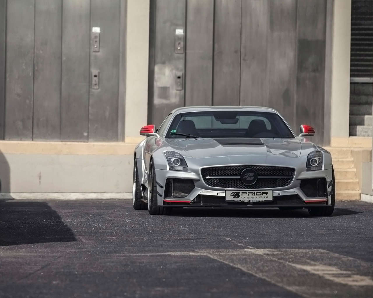 Дизайнерская модель Mercedes-Benz SLS AMG