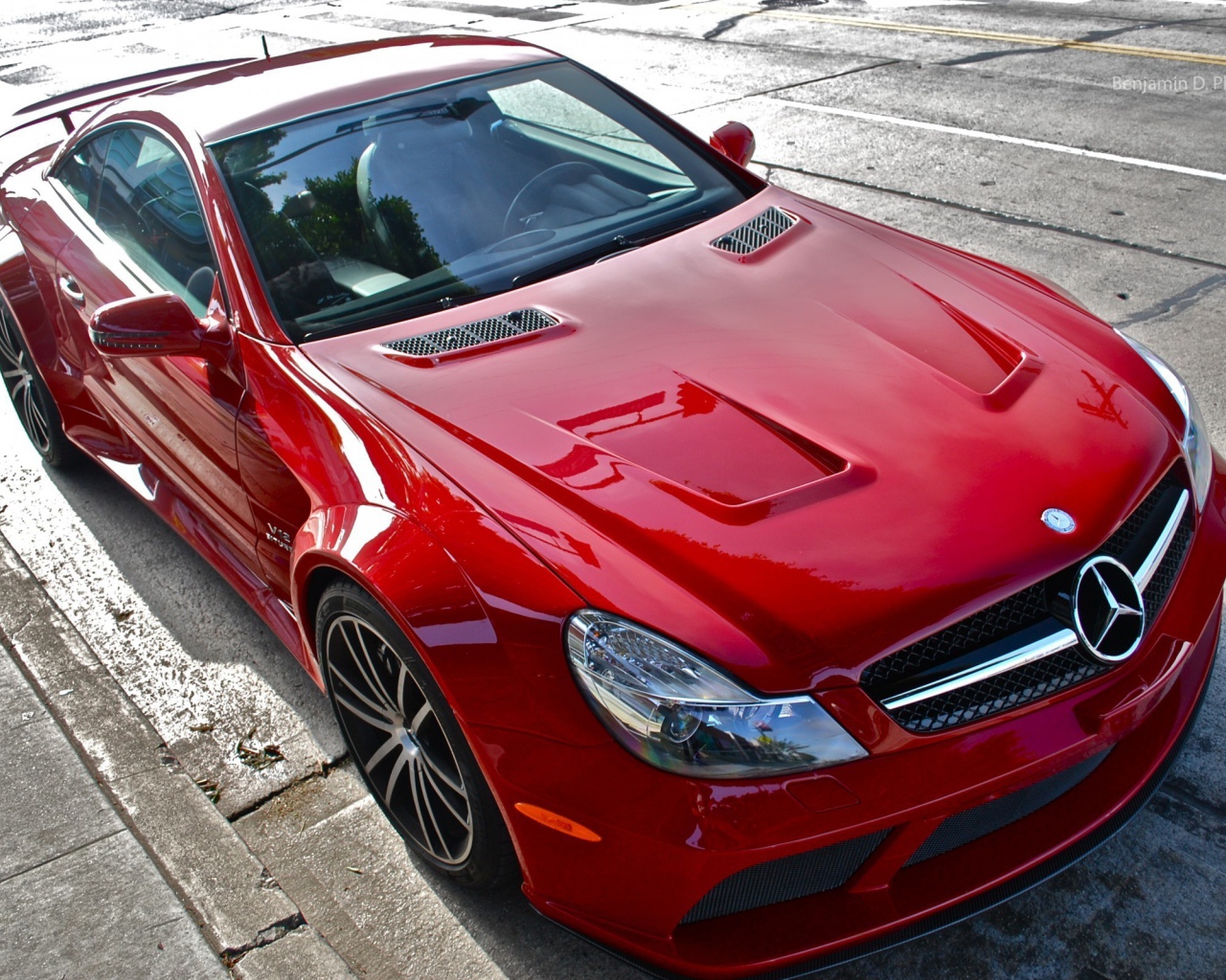 Великолепный красный Mercedes-Benz SL65 AMG