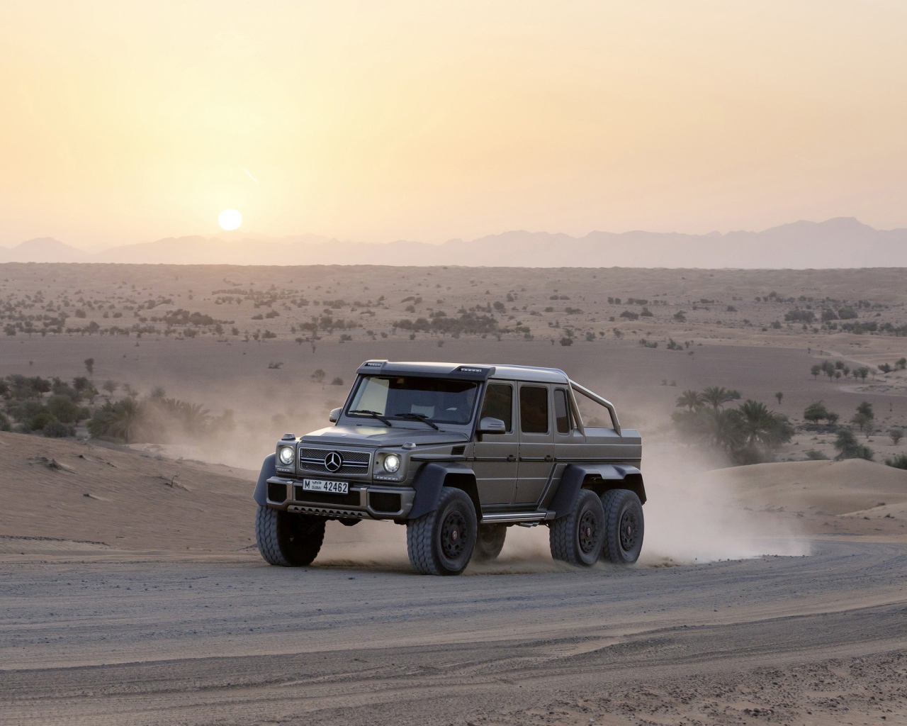 Трехосный Мерседес Gelenvagen