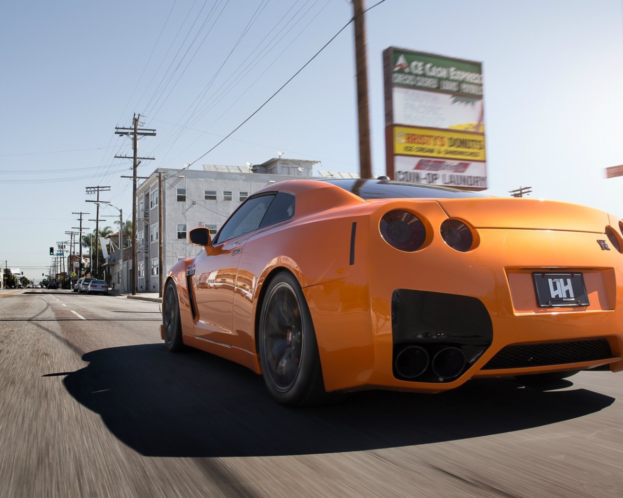 Стремительный японский Nissan GT-R