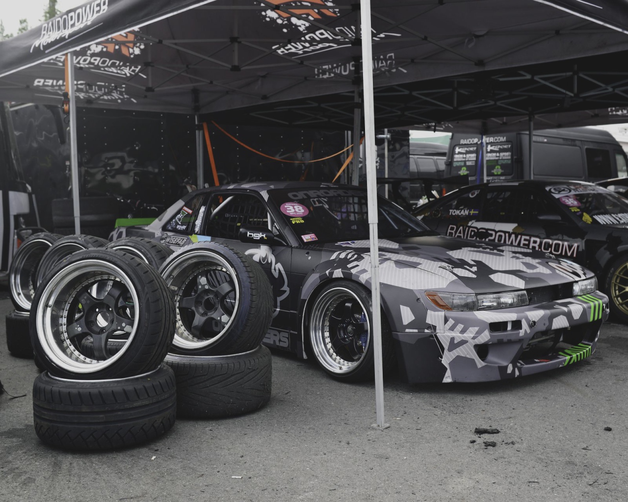 Замена резины гоночного Nissan S13