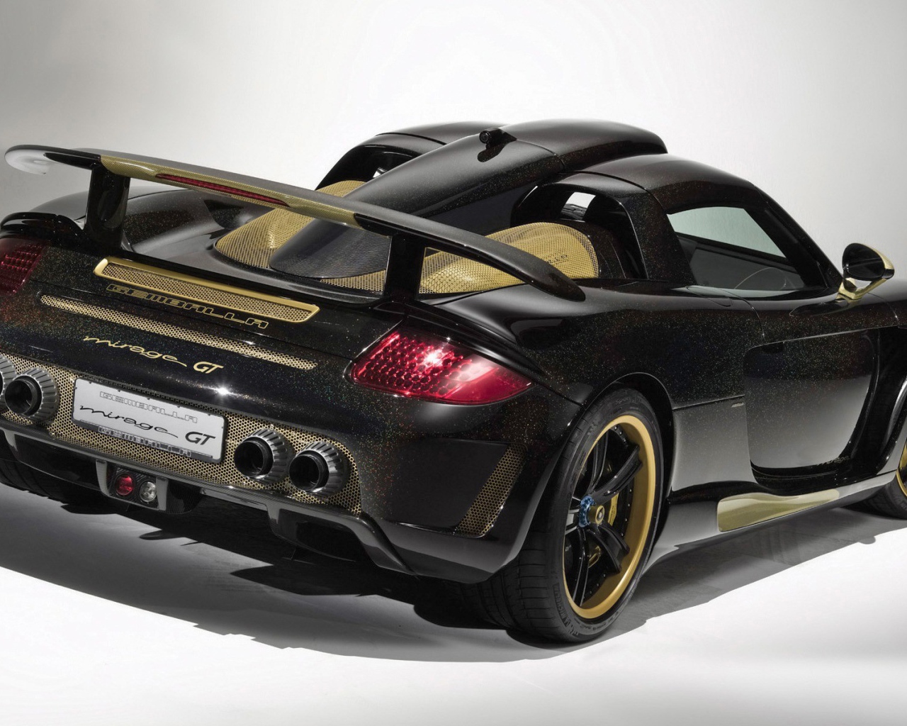 Черный Порше Gemballa Mirage GT