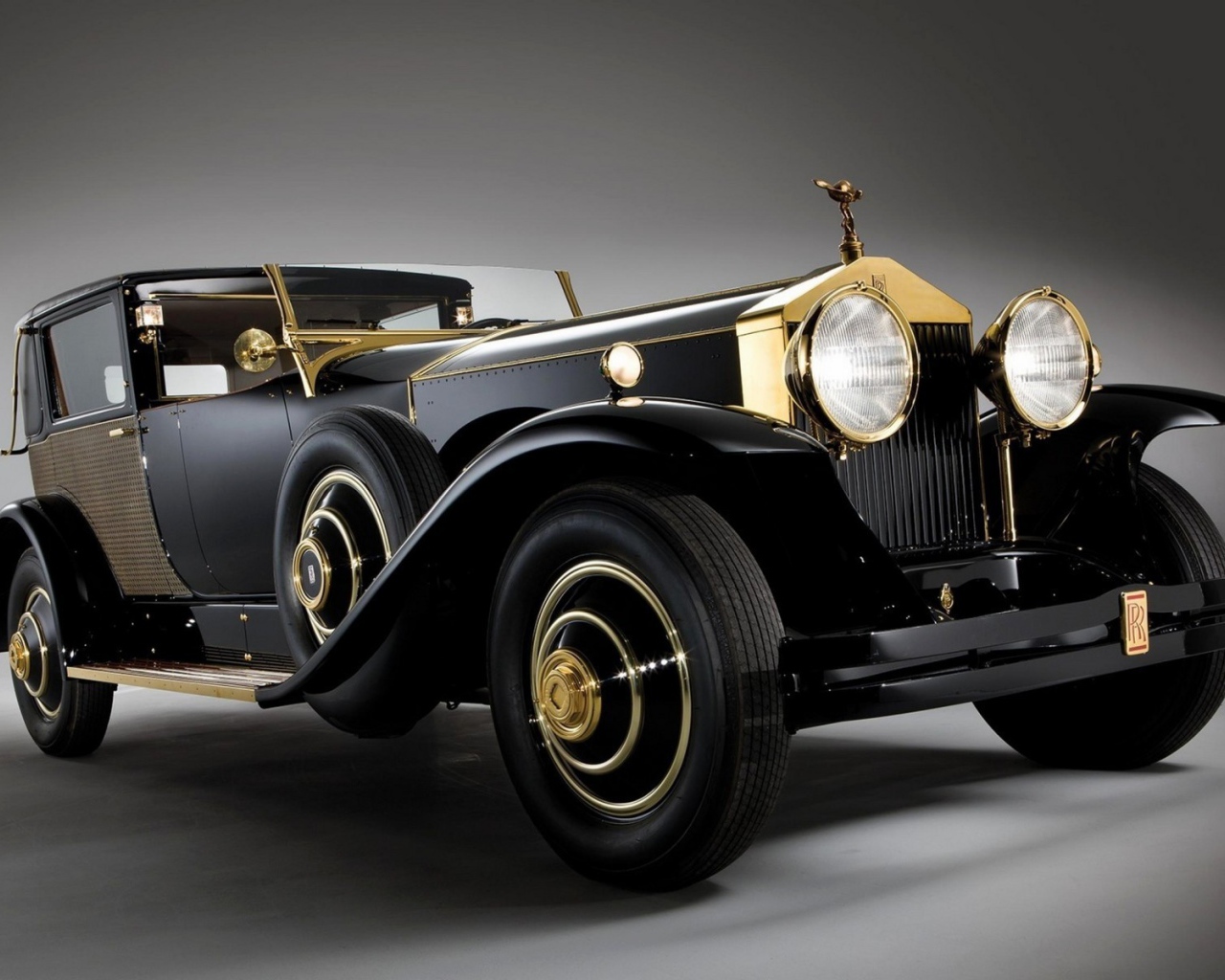 Ретро автомобиль Rolls-Royce