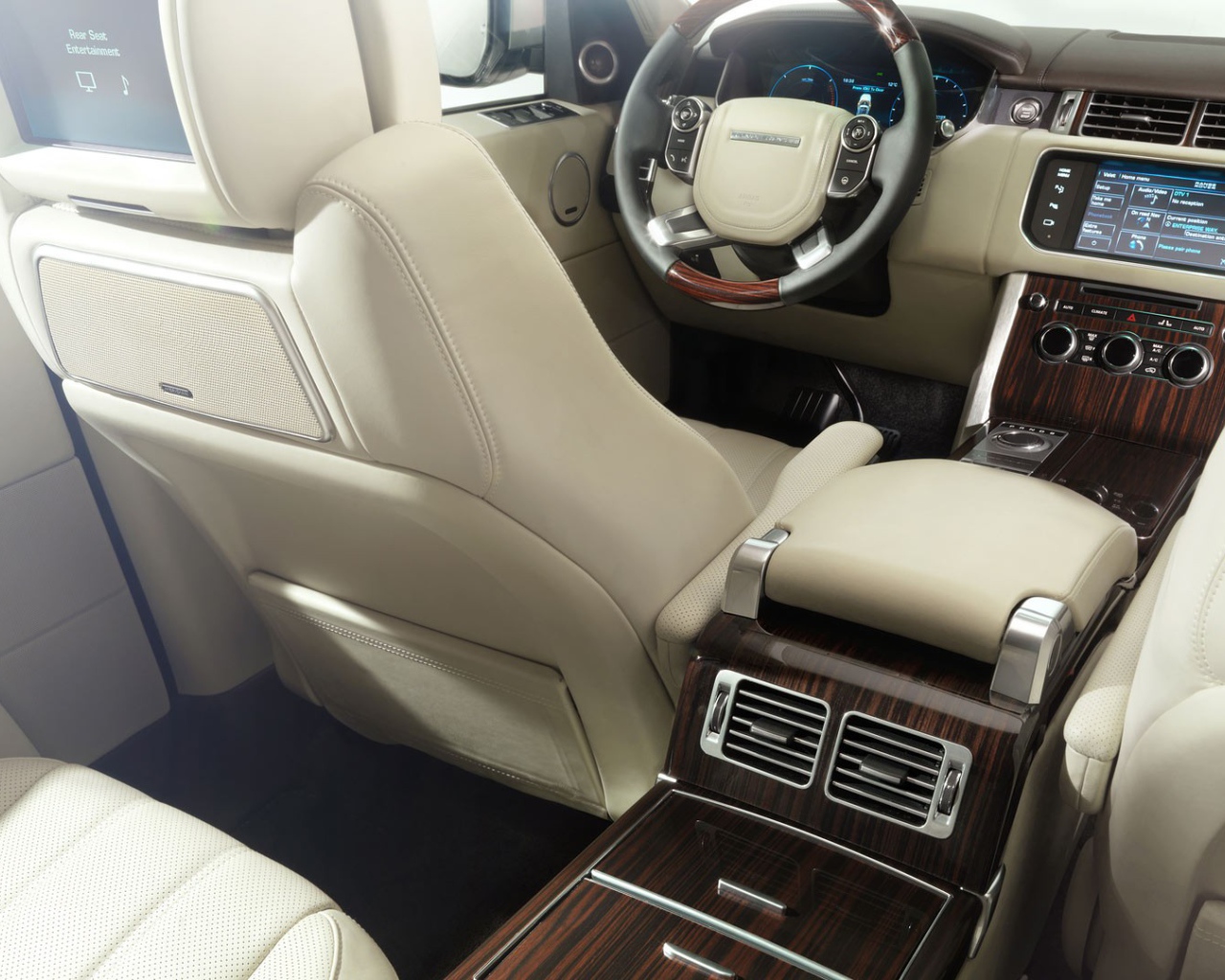 Интерьер автомобиля Range Rover