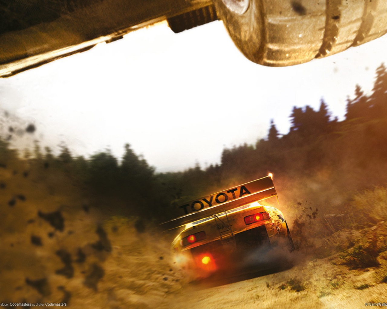 Автомобили Тойота во время ралли по бездорожью