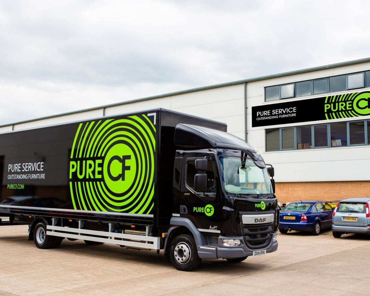 Фирменный тягач ДАФ