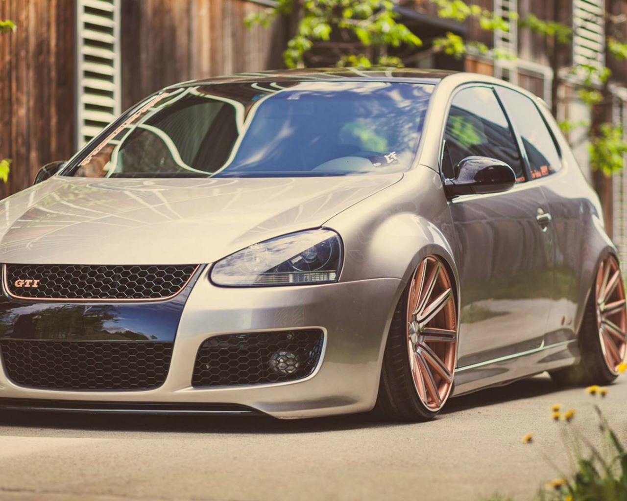 Аккуратный Volkswagen Golf GTI