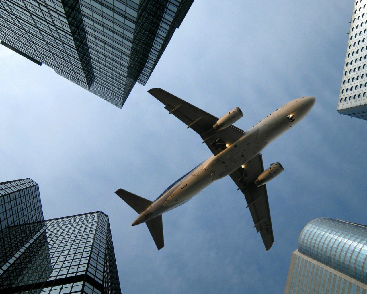 Airbus A320 в Гонконге