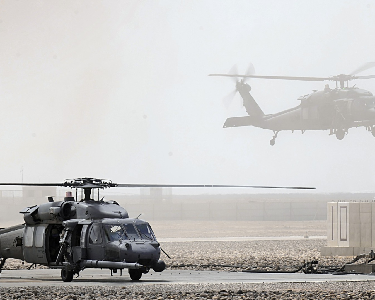 Черные вертолеты Sikorsky UH-60