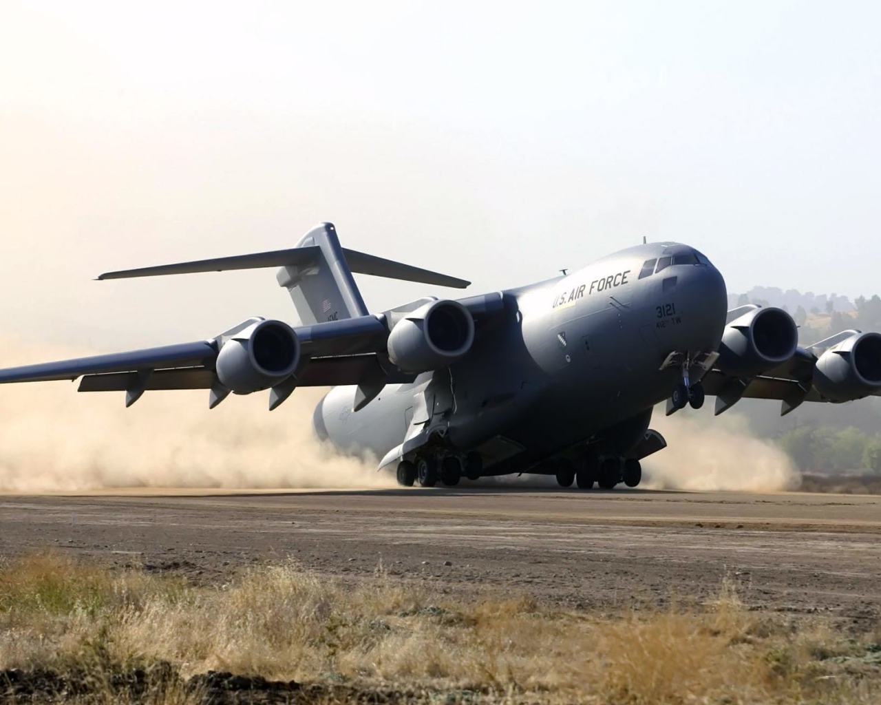 C-17 Globmaster совершил успешную посадку