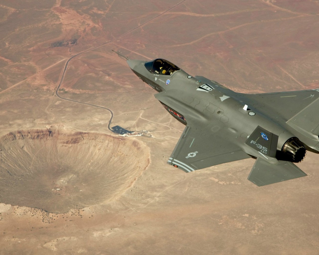 Истребитель-бомбардировщик Lockheed Martin F-35