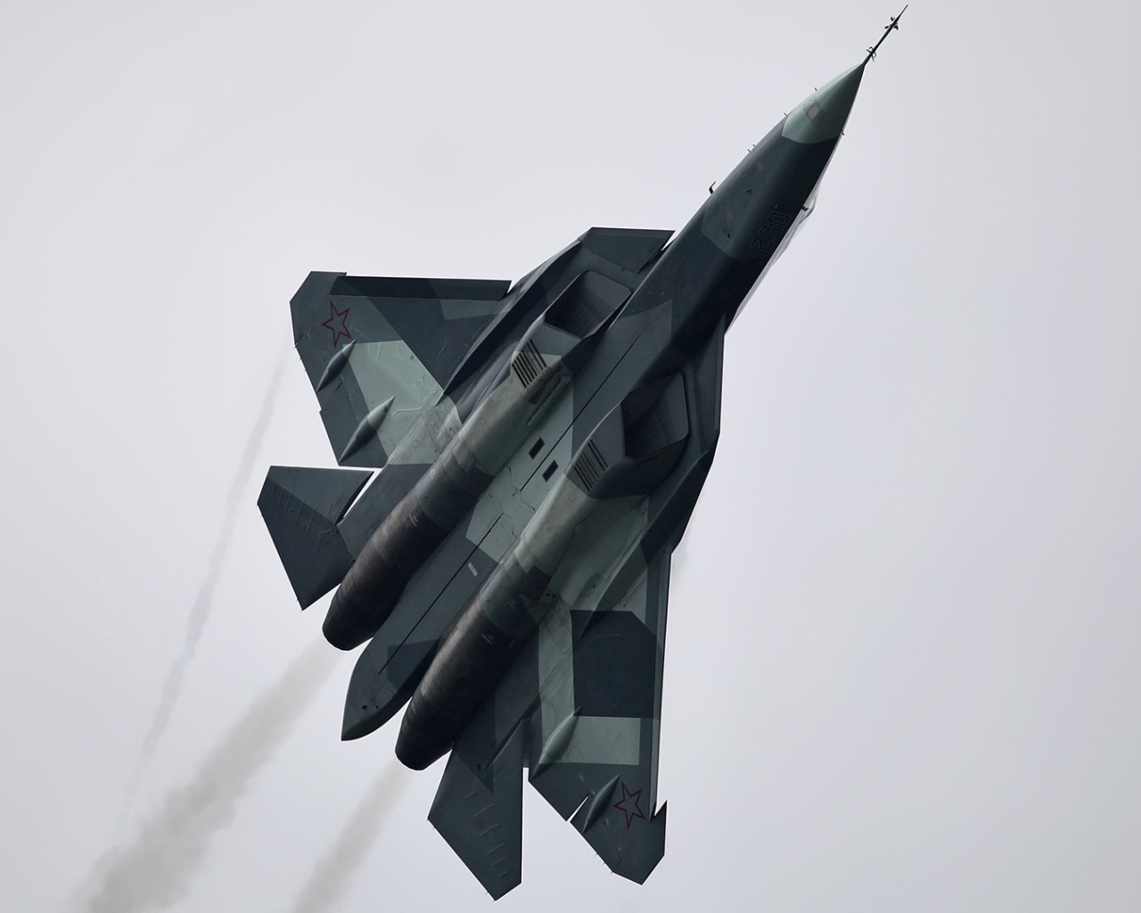 Реактивный истребитель Т-50