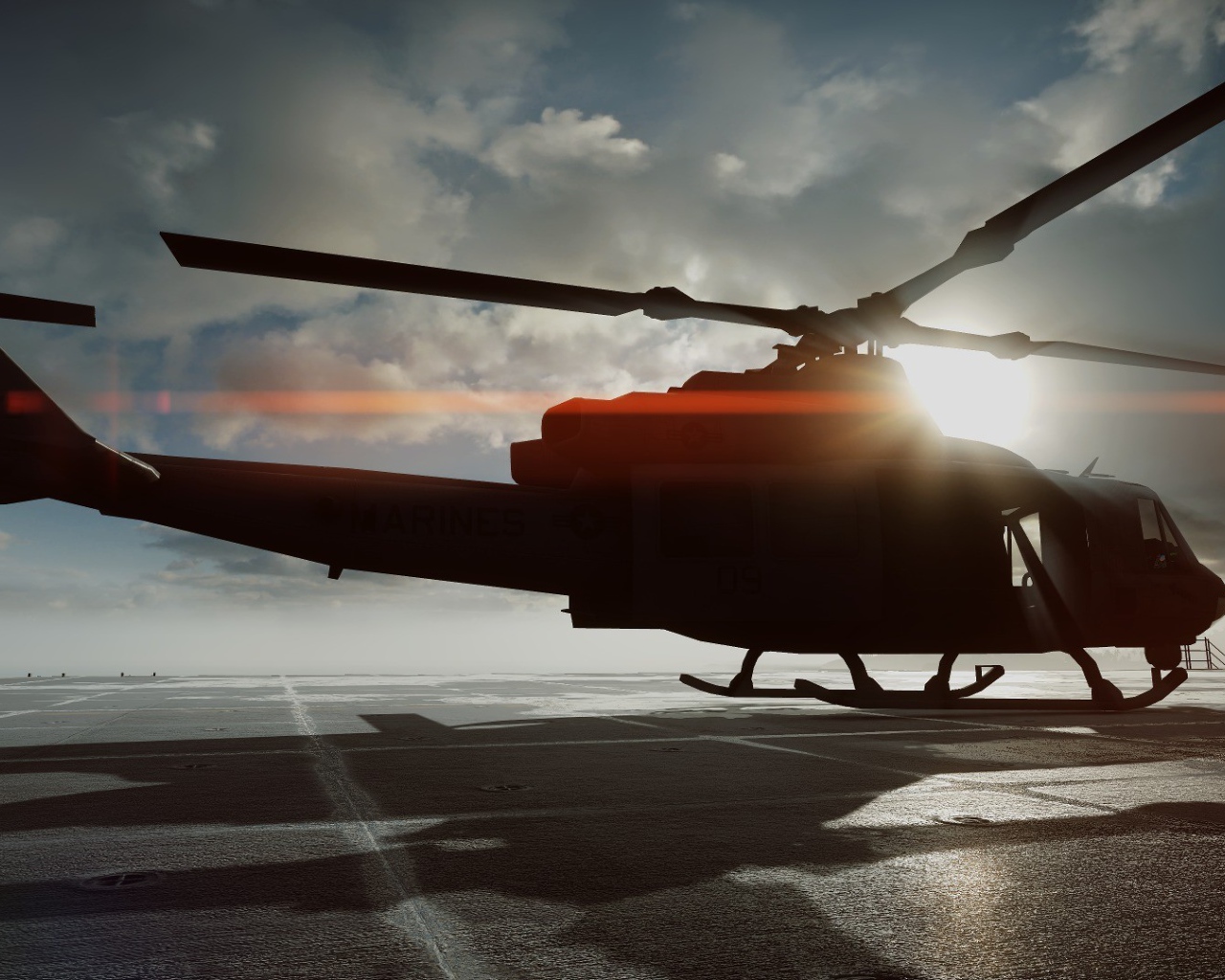 Вертолет на палубе авианосца