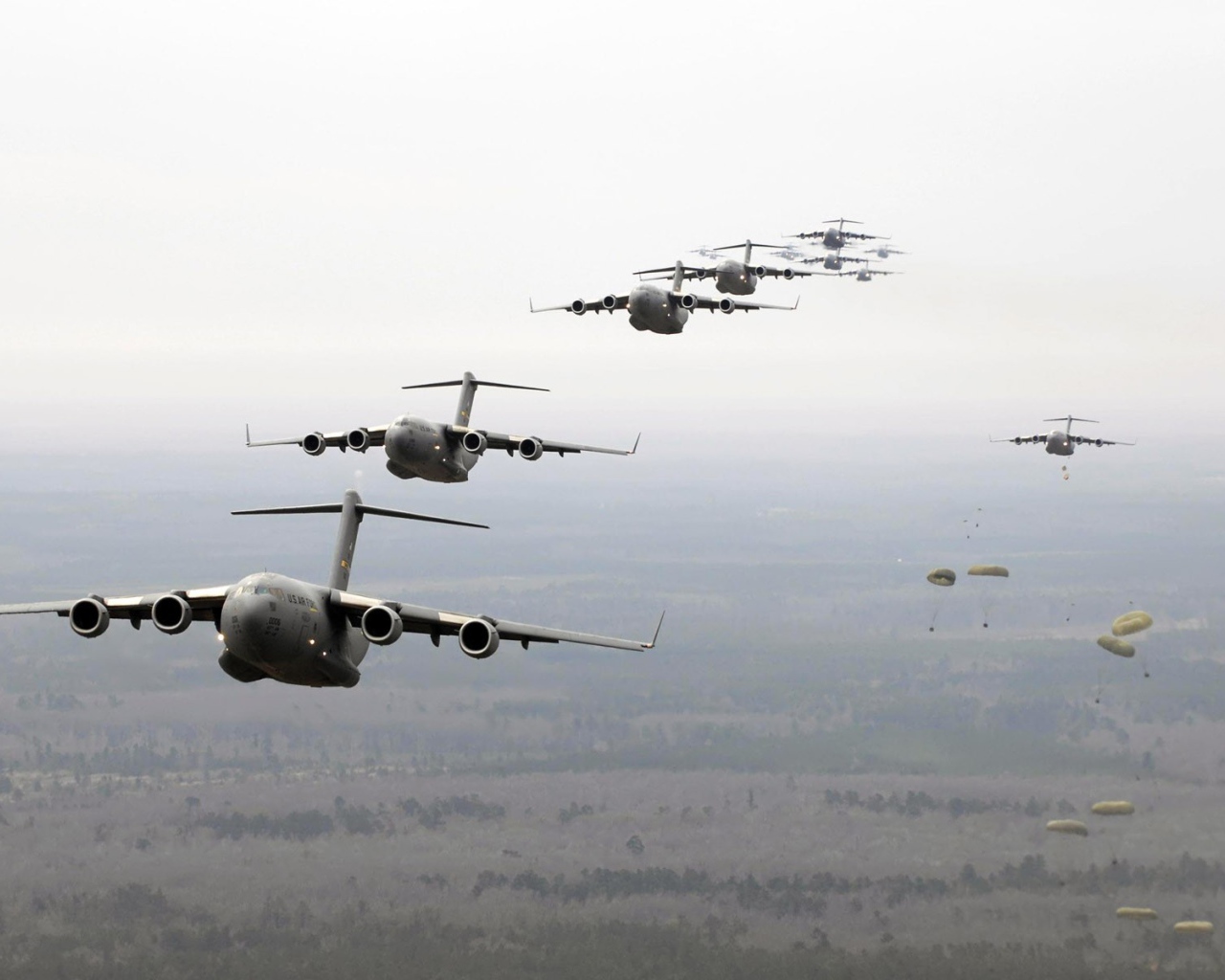 Десант с самолетов C-17 Globmaster