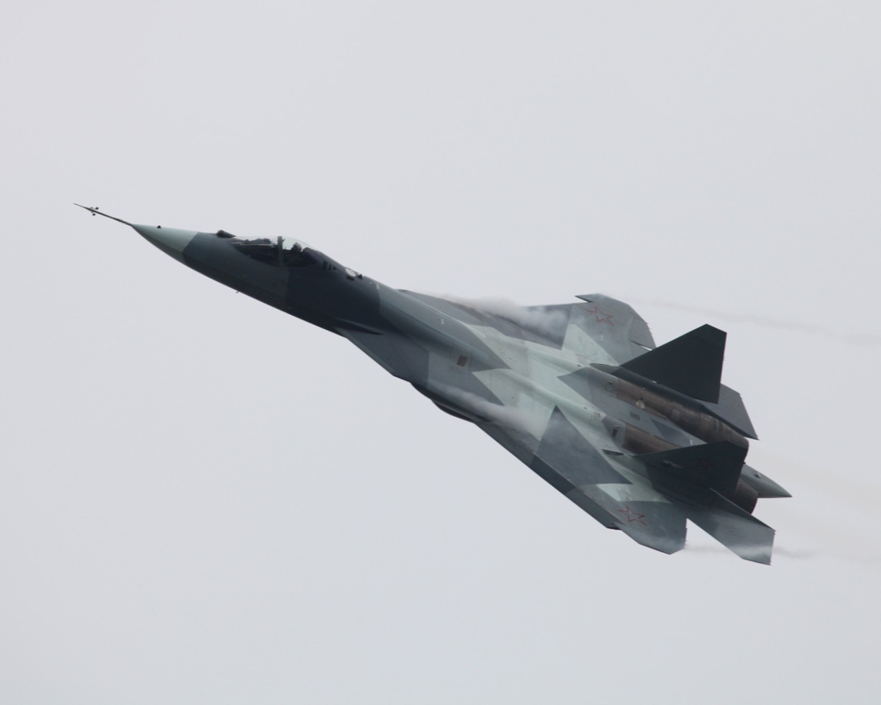 Военный самолет Т-50