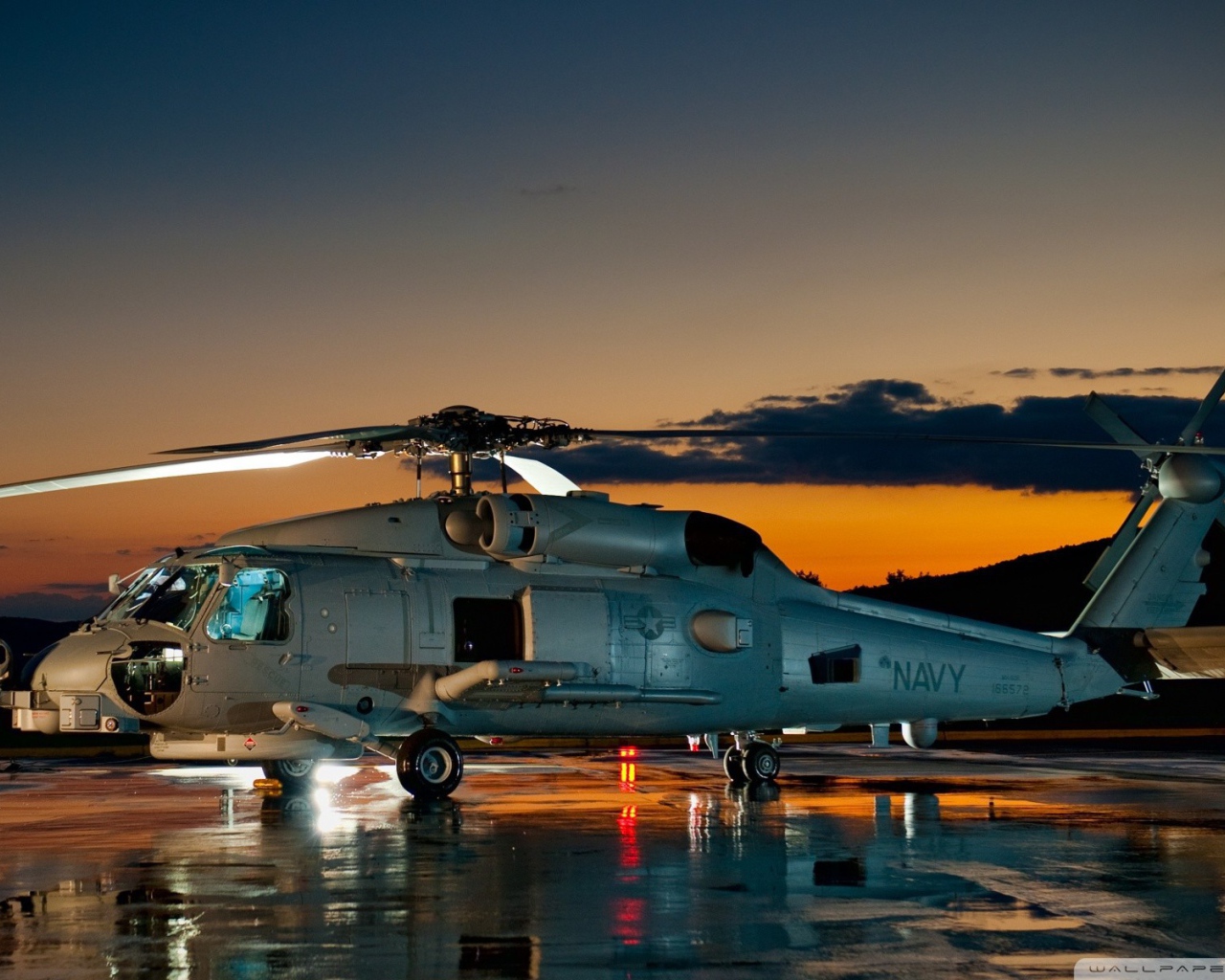 Военный вертолет Sikorsky UH-60 Black Hawk