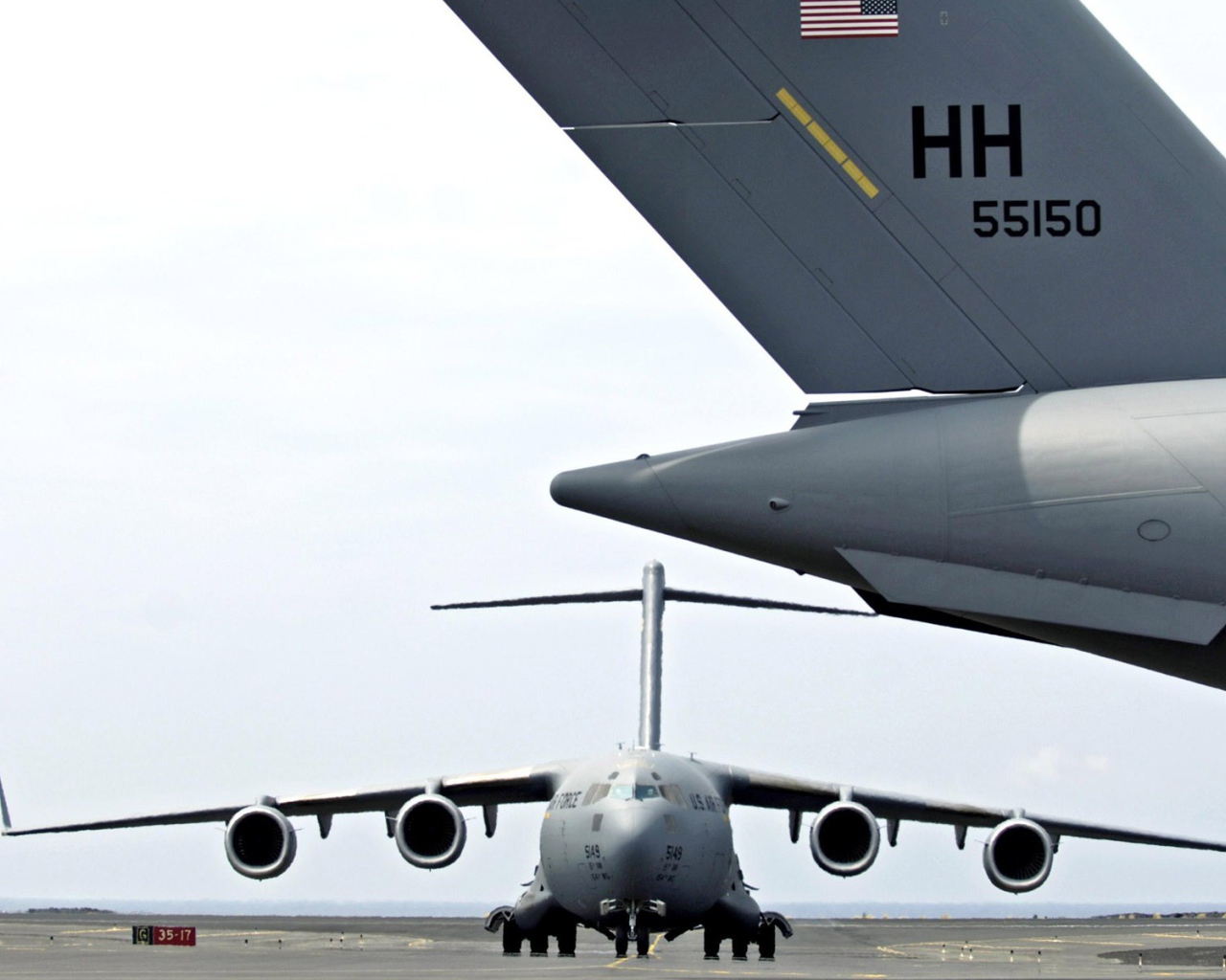 Военно транспортный самолет C-17 Globmaster