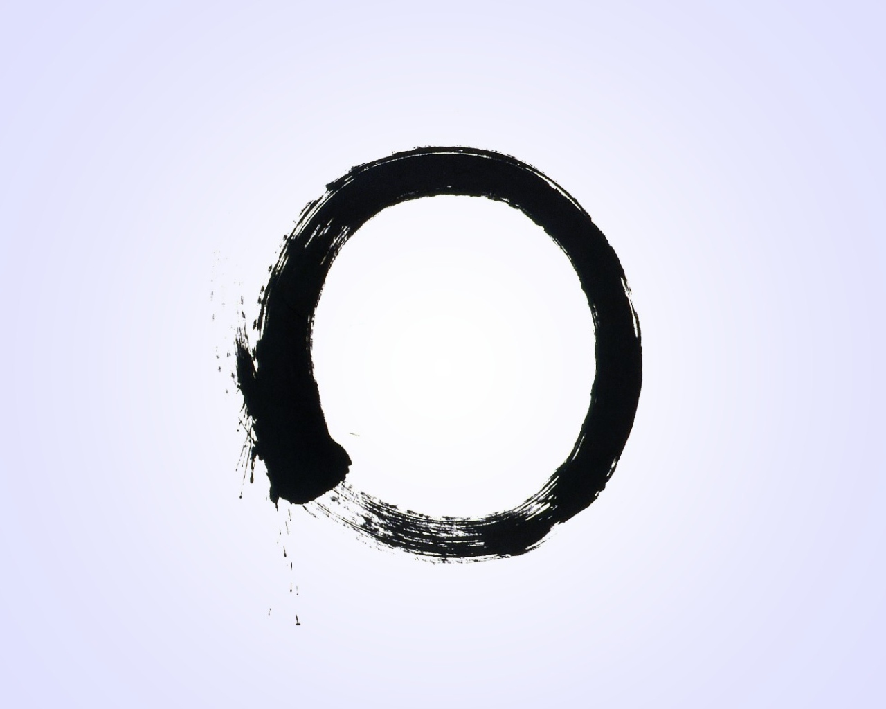 Черный круг на белом фоне