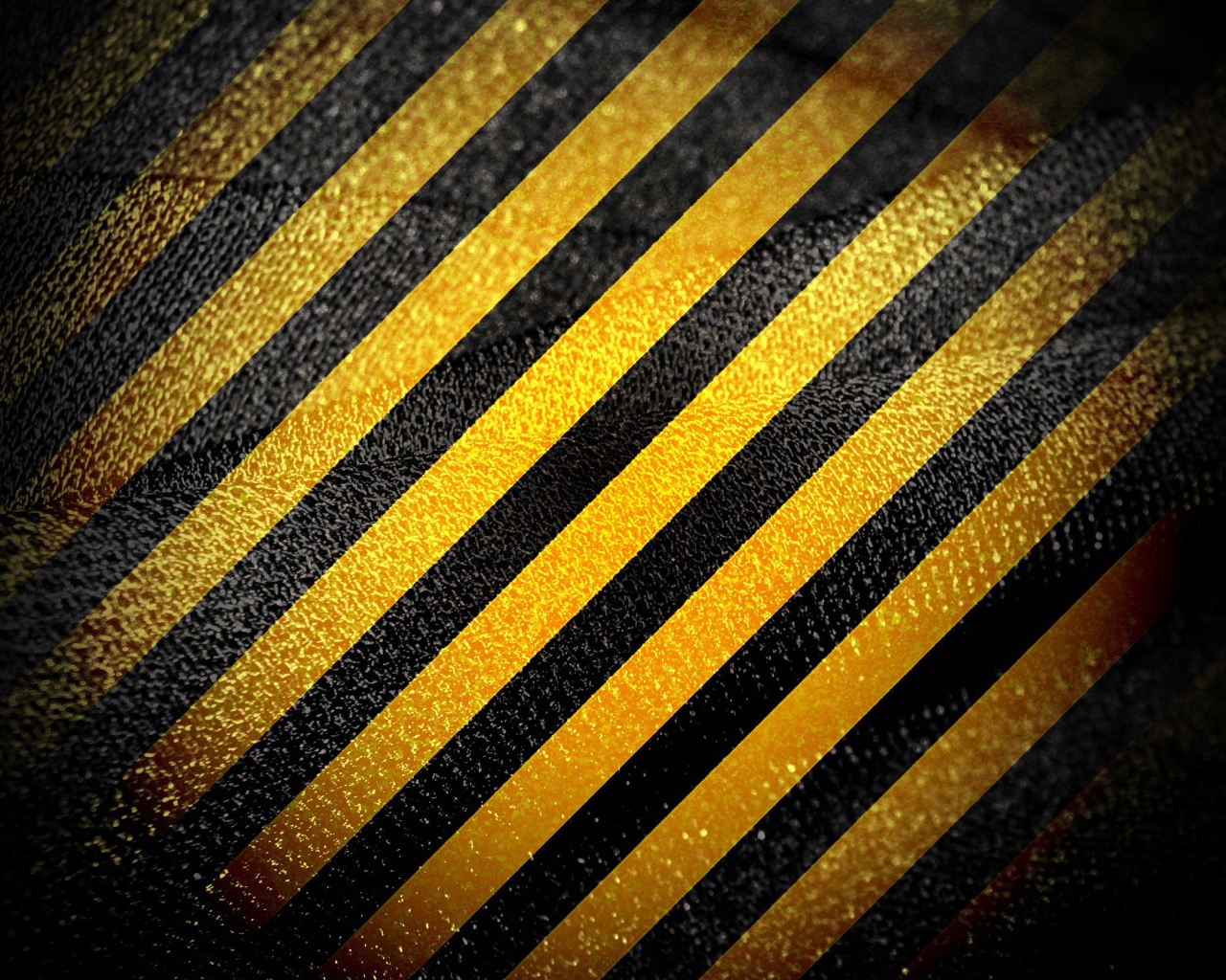 Черные и желтые косые полосы