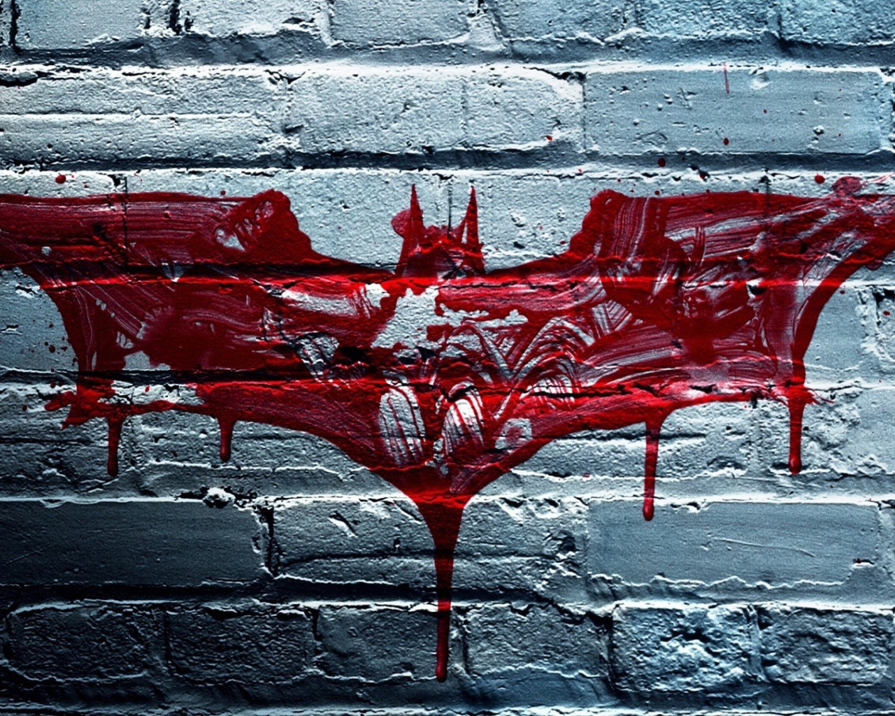 Кровавая летучая мышь на стене