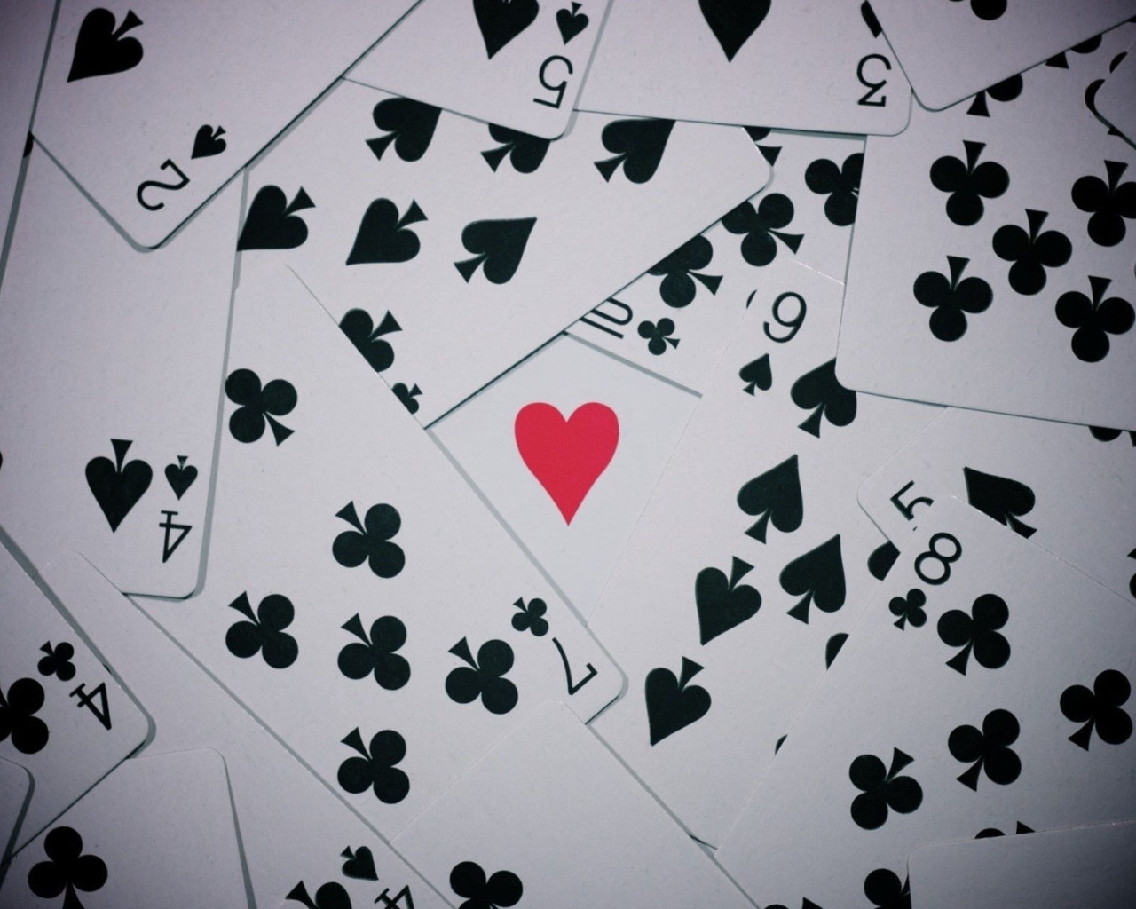 Чирва среди карт других мастей