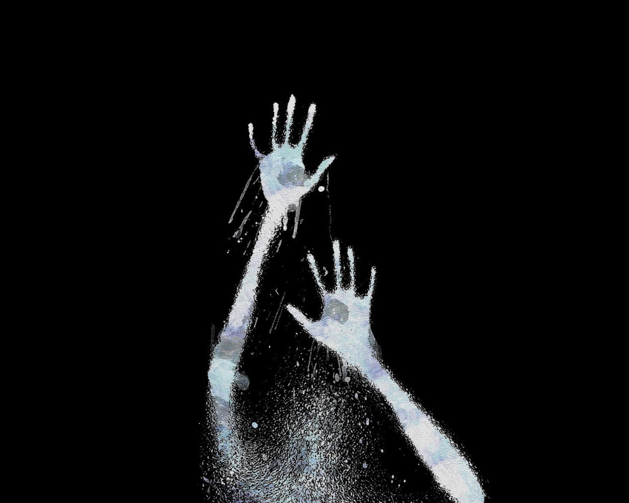 Следы рук на черном фоне