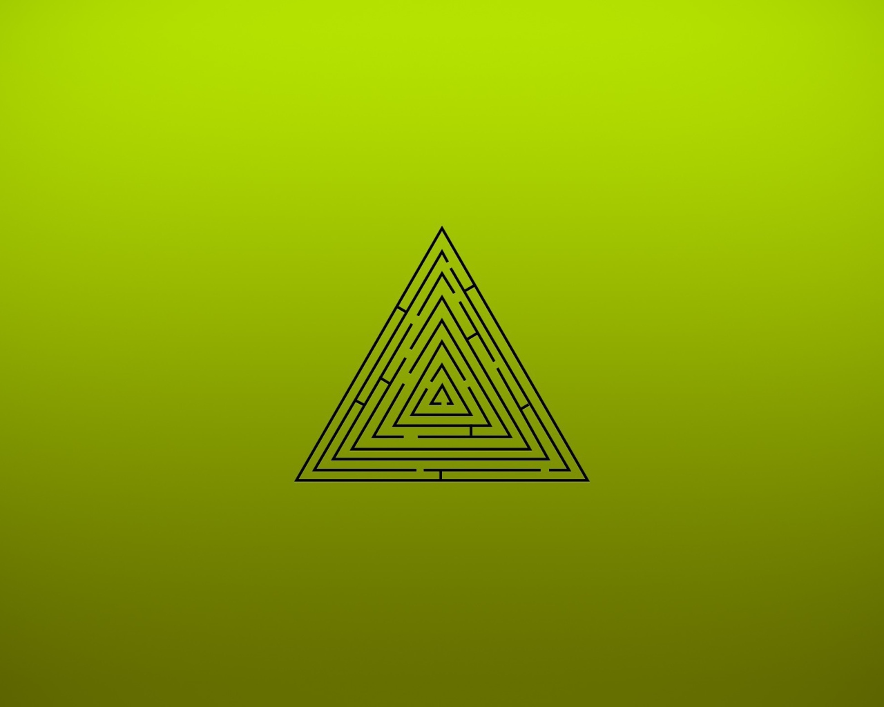 Лабиринт на зеленом фоне