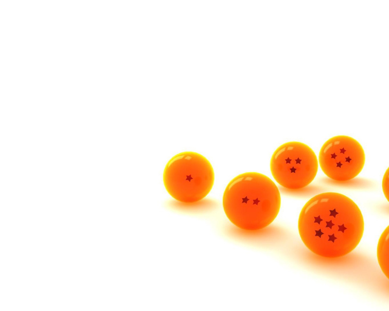 Оранжевые шары на белом фоне