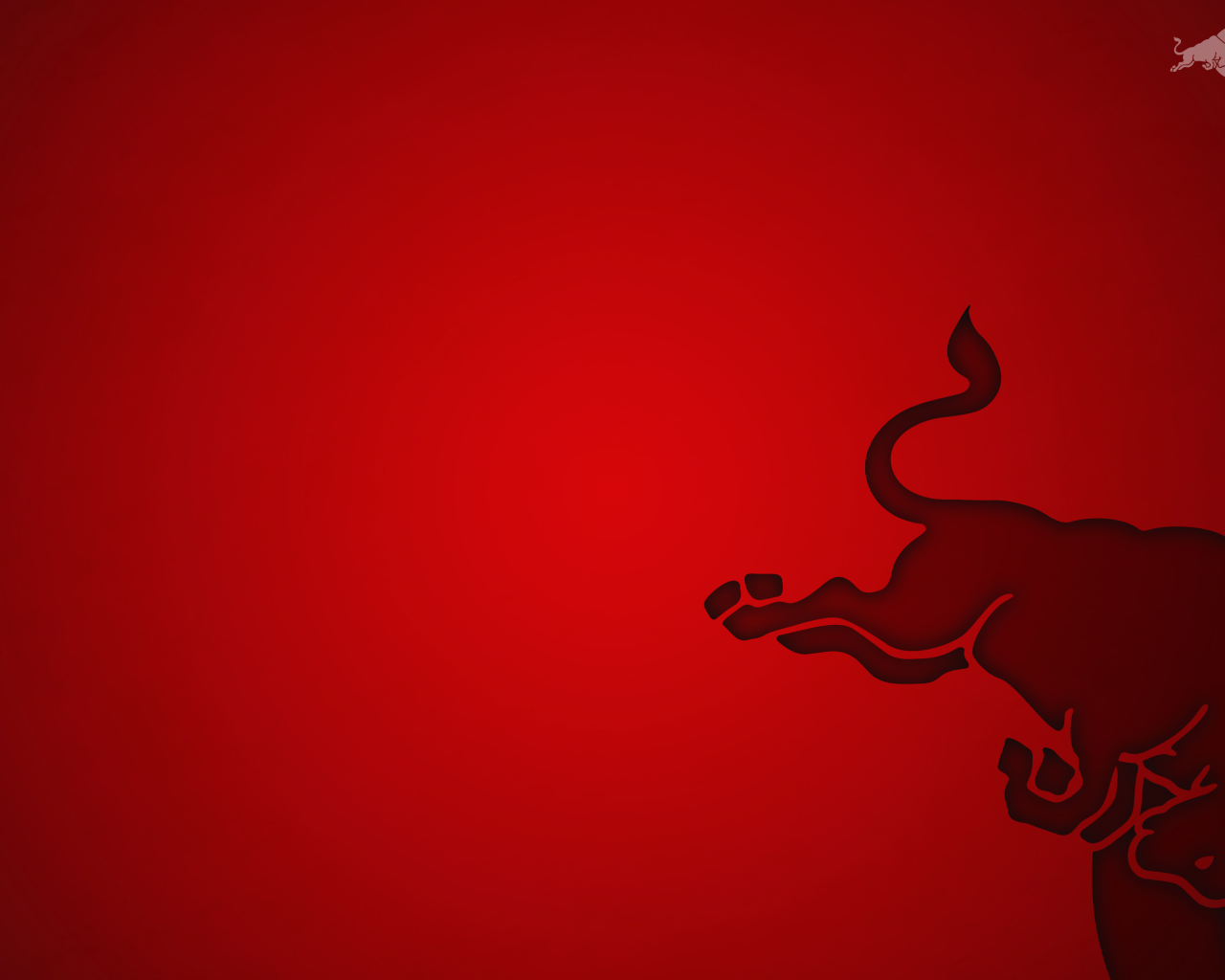 Энергетический напиток Red Bull, красный фон